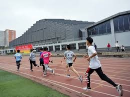 旧金山巨人在 2014 年完成“偶数年三冠”伟业，邦加纳在总决赛第 7 战的长传后援堪称神迹